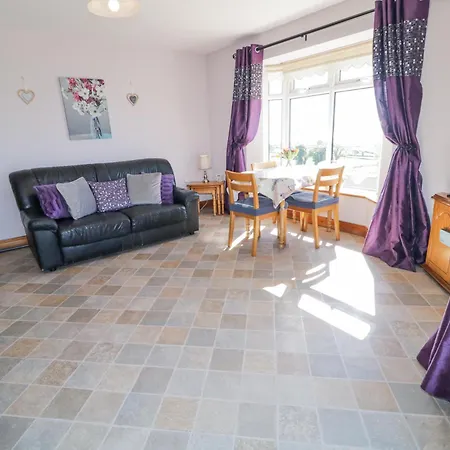 Tullyally Prázdninový dům Red Castle