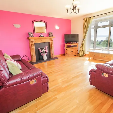 Сasa de vacaciones Tullyally Red Castle