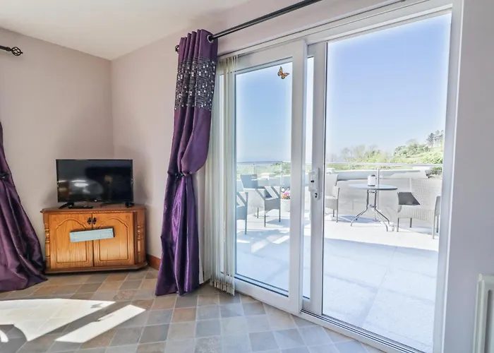 Tullyally Редкасл